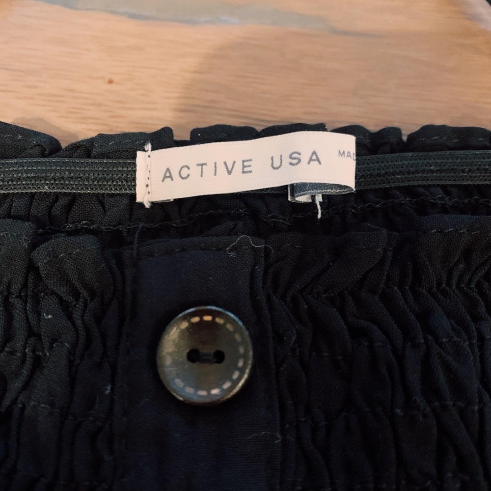 Active USA black cropped tank top with buttons - Picture 3 of 3